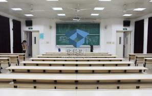 上海外国语大学一教楼334教室