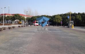 上海松江大学城文汇路商业街公交广场
