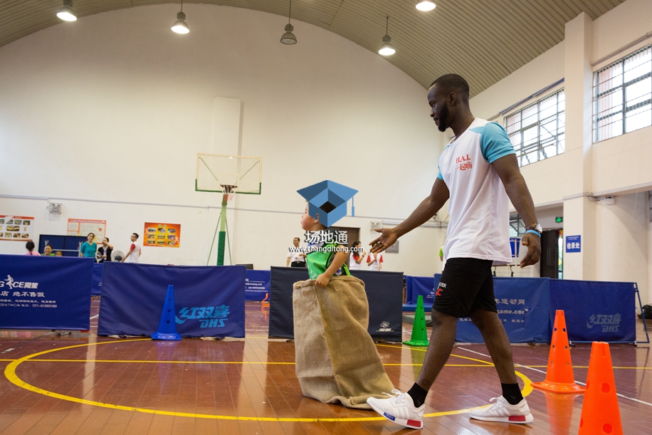 美国“HAI”儿童健康篮球夏令营